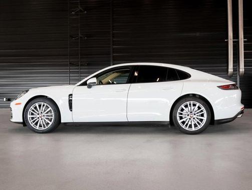 2021 Porsche Panamera RWD