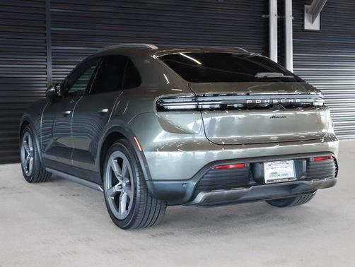 2025 Porsche Macan Electric