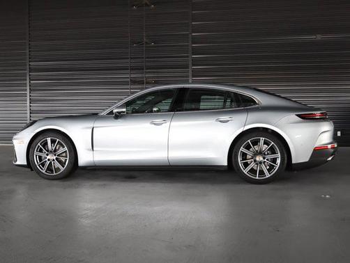 2026 Porsche Panamera 4 dr