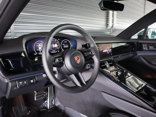 2026 Porsche Panamera 4 dr