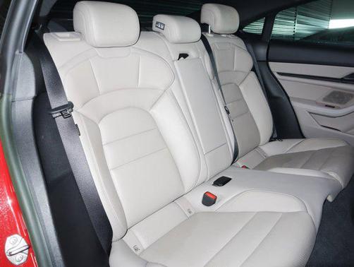 2022 Porsche Taycan RWD