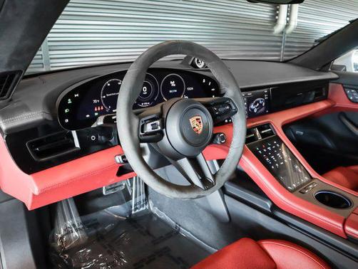 2024 Porsche Taycan GTS