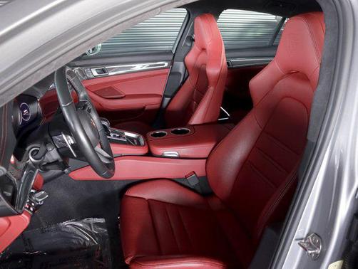 2023 Porsche Panamera GTS