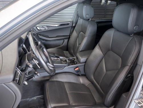 2024 Porsche Macan AWD