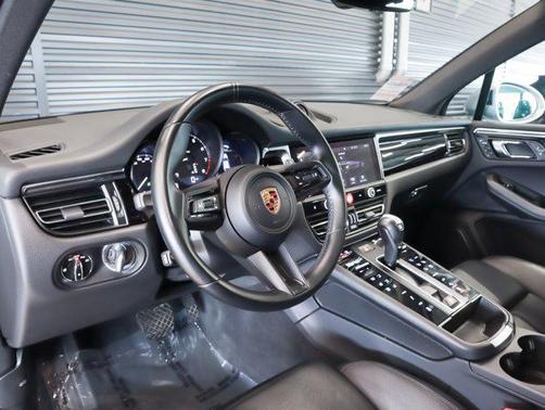 2024 Porsche Macan AWD