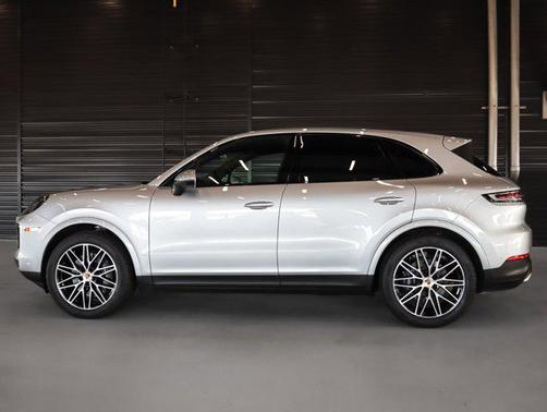 2024 Porsche Cayenne AWD