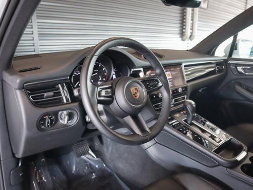 2024 Porsche Macan AWD