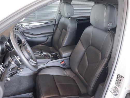 2024 Porsche Macan AWD