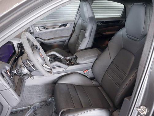 2026 Porsche Cayenne GTS