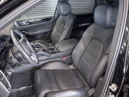 Black 2023 Porsche Cayenne Cayenne E-Hybrid Platinum Edition