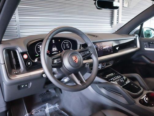 Vanadium Grey Metallic 2026 Porsche Cayenne Cayenne