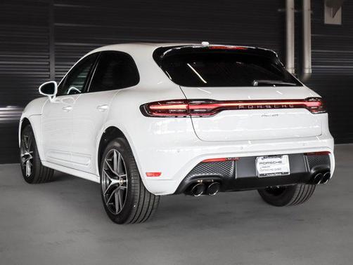 2025 Porsche Macan AWD