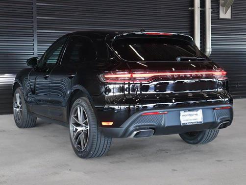 2025 Porsche Macan AWD