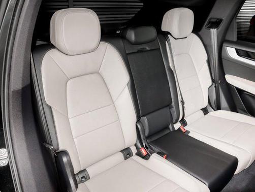 2025 Porsche Cayenne AWD