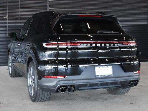 2025 Porsche Cayenne AWD