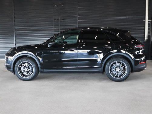 2025 Porsche Cayenne AWD