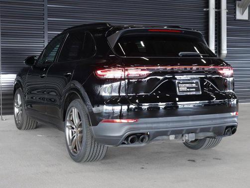 2022 Porsche Cayenne Platinum Edition