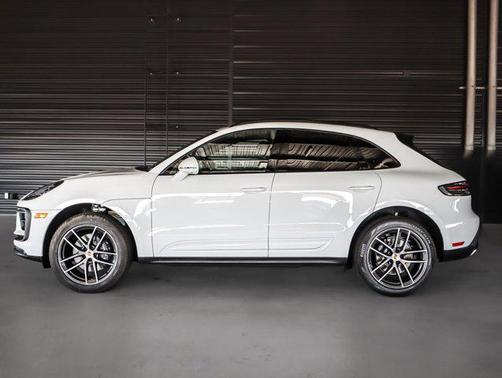 2026 Porsche Macan AWD