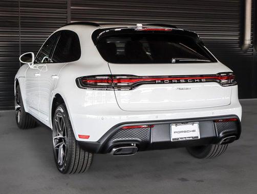 2026 Porsche Macan AWD