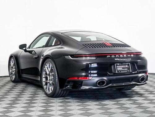Photo 2 of 24 of 2020 Porsche 911 Carrera 4S