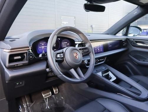 2025 Porsche Macan 4