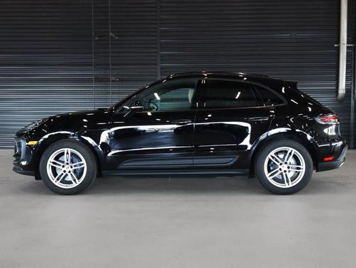 2025 Porsche Macan AWD