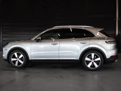 Dolomite Silver Metallic 2026 Porsche Cayenne Cayenne E-Hybrid