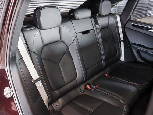 2025 Porsche Macan T