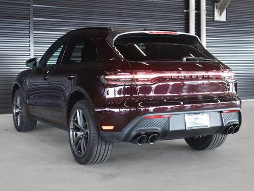 2025 Porsche Macan T