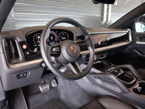 2024 Porsche Cayenne S