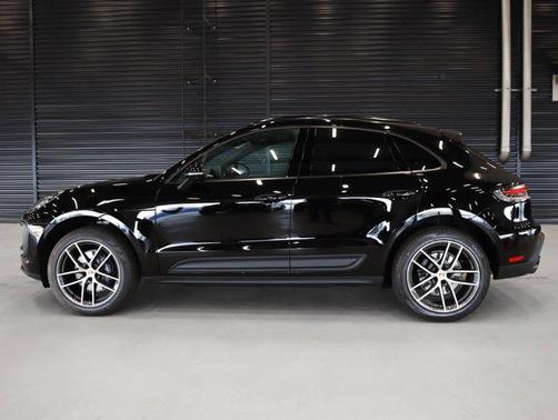 2026 Porsche Macan AWD