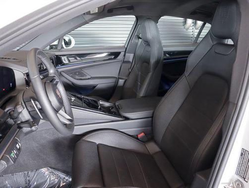 2025 Porsche Panamera RWD