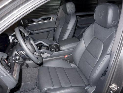 2025 Porsche Cayenne Cayenne Turbo E-Hybrid