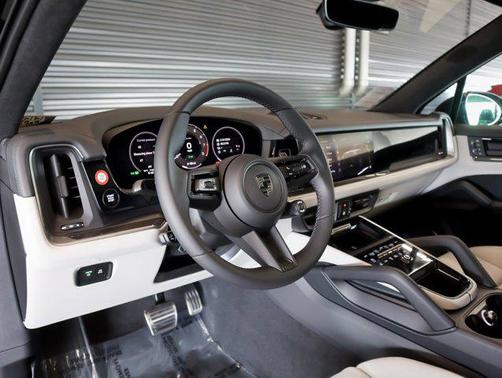 2026 Porsche Cayenne Cayenne Turbo E-Hybrid