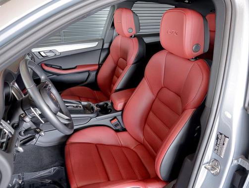 Dolomite Silver Metallic 2024 Porsche Macan Macan GTS