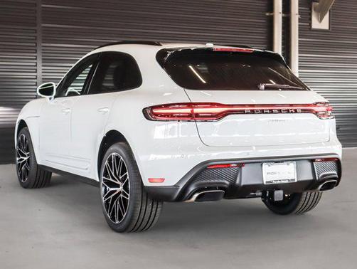 2026 Porsche Macan AWD