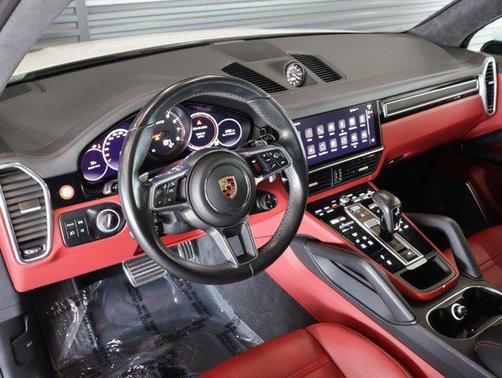 2022 Porsche Cayenne GTS
