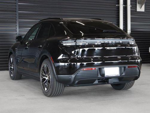 2025 Porsche Macan 4