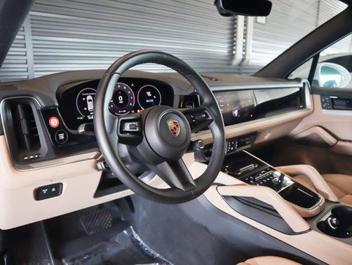 White 2024 Porsche Cayenne Cayenne
