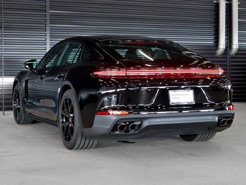 2025 Porsche Panamera 4