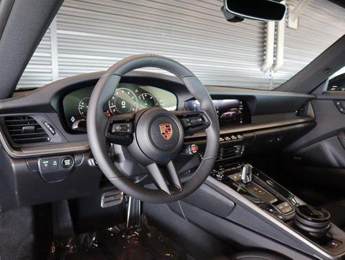 2026 Porsche 911 Carrera 4S