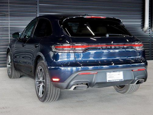 2023 Porsche Macan AWD