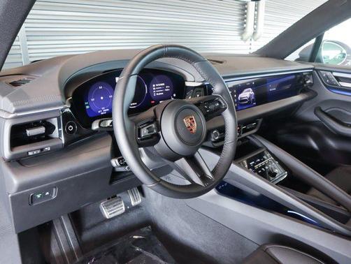 2025 Porsche Macan 4