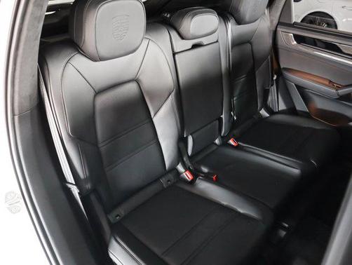 2026 Porsche Cayenne GTS