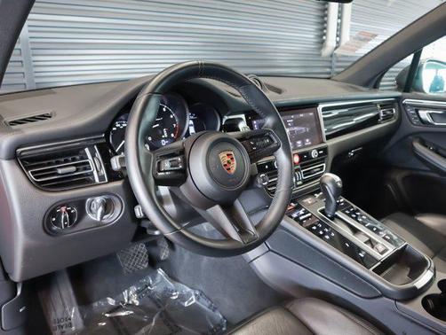 2024 Porsche Macan T