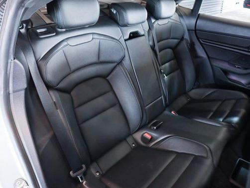 2022 Porsche Taycan RWD