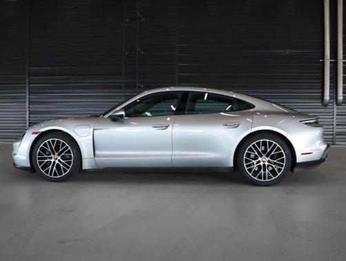 2022 Porsche Taycan RWD