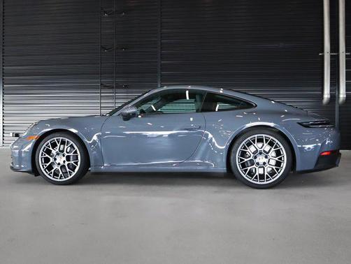 2025 Porsche 911 Carrera