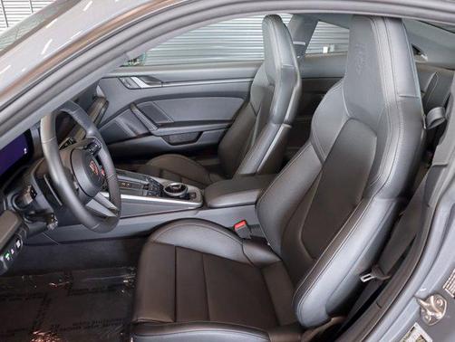 2025 Porsche 911 Carrera