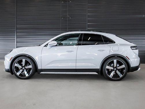 2025 Porsche Macan 4S